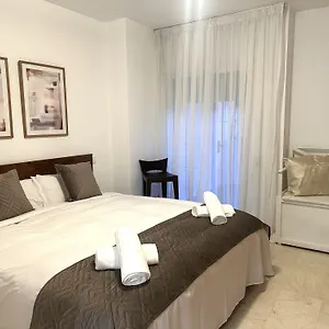 https://apartament-golf-pool-guadalmina.es-andalucia.com